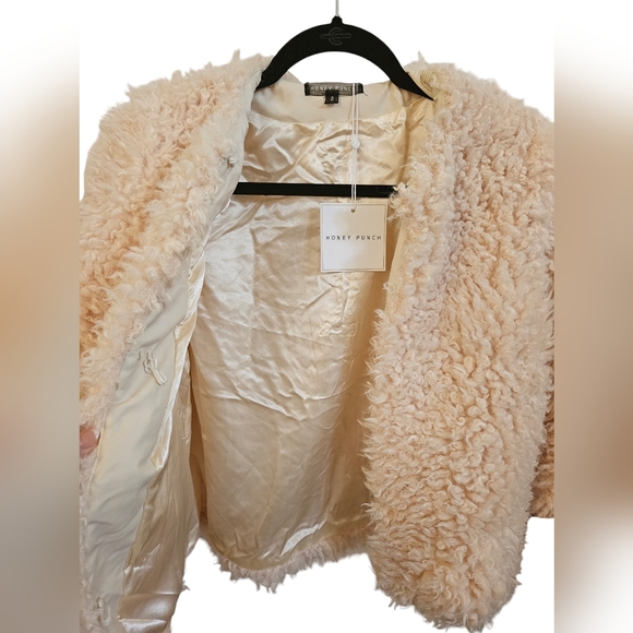 Honey Punch NWT faux fur jacket - Picture 4 of 7